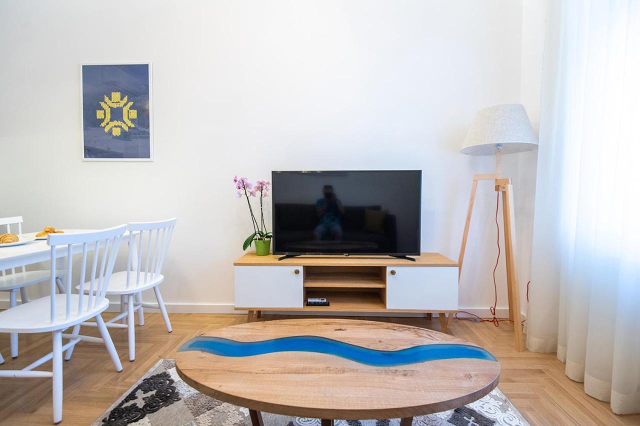 Luxury Suite In City Centre サラエヴォ エクステリア 写真