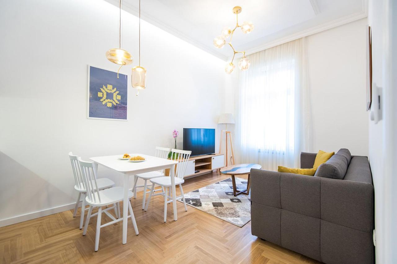 Luxury Suite In City Centre サラエヴォ エクステリア 写真